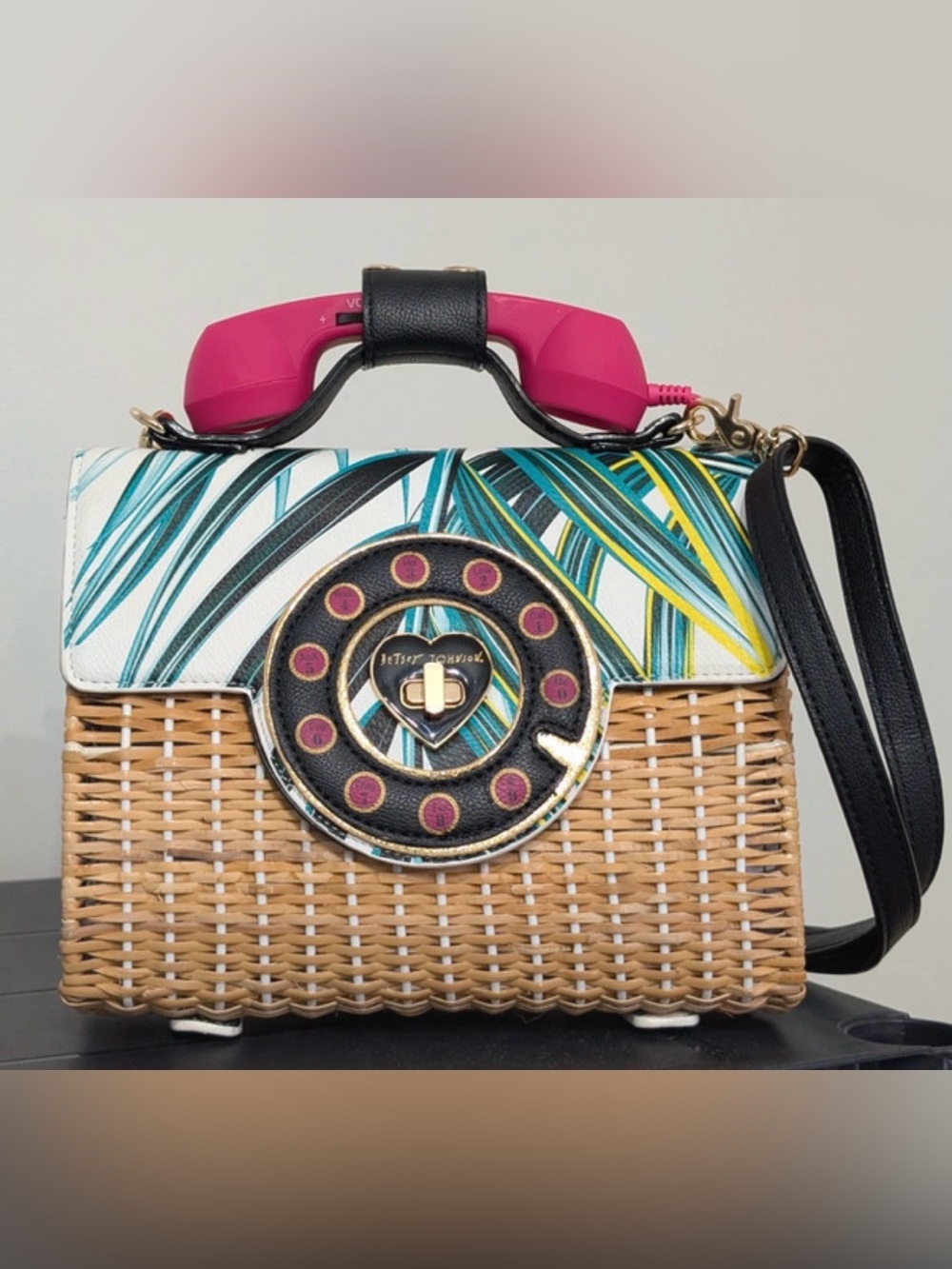BETSEY JOHNSON Tropical Iconic Classic WORKING Phone Handset Straw Purse NEW NWT